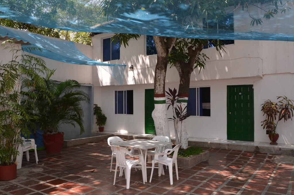 Hotel Vargas Airport Cartagena Bagian luar foto