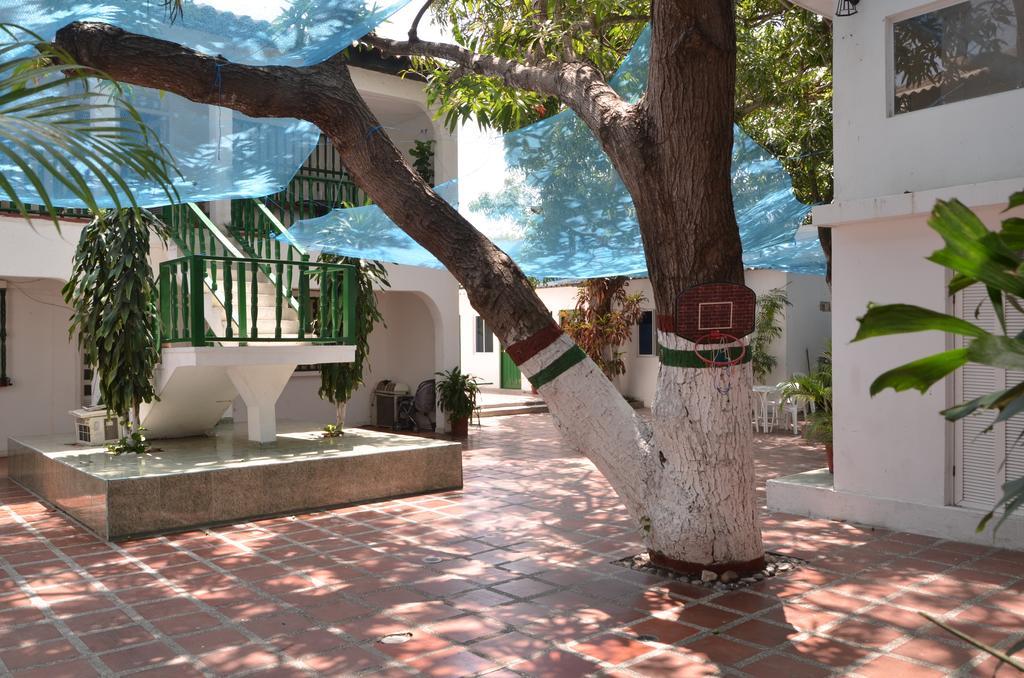 Hotel Vargas Airport Cartagena Bagian luar foto