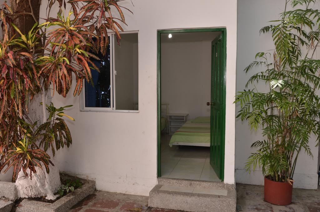 Hotel Vargas Airport Cartagena Bagian luar foto