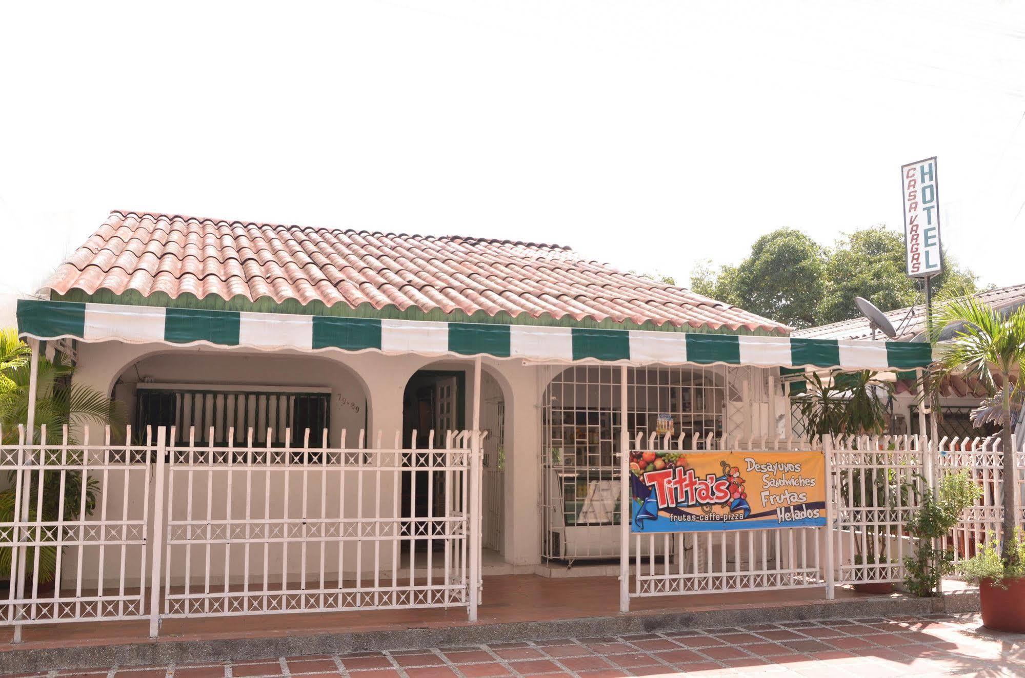 Hotel Vargas Airport Cartagena Bagian luar foto