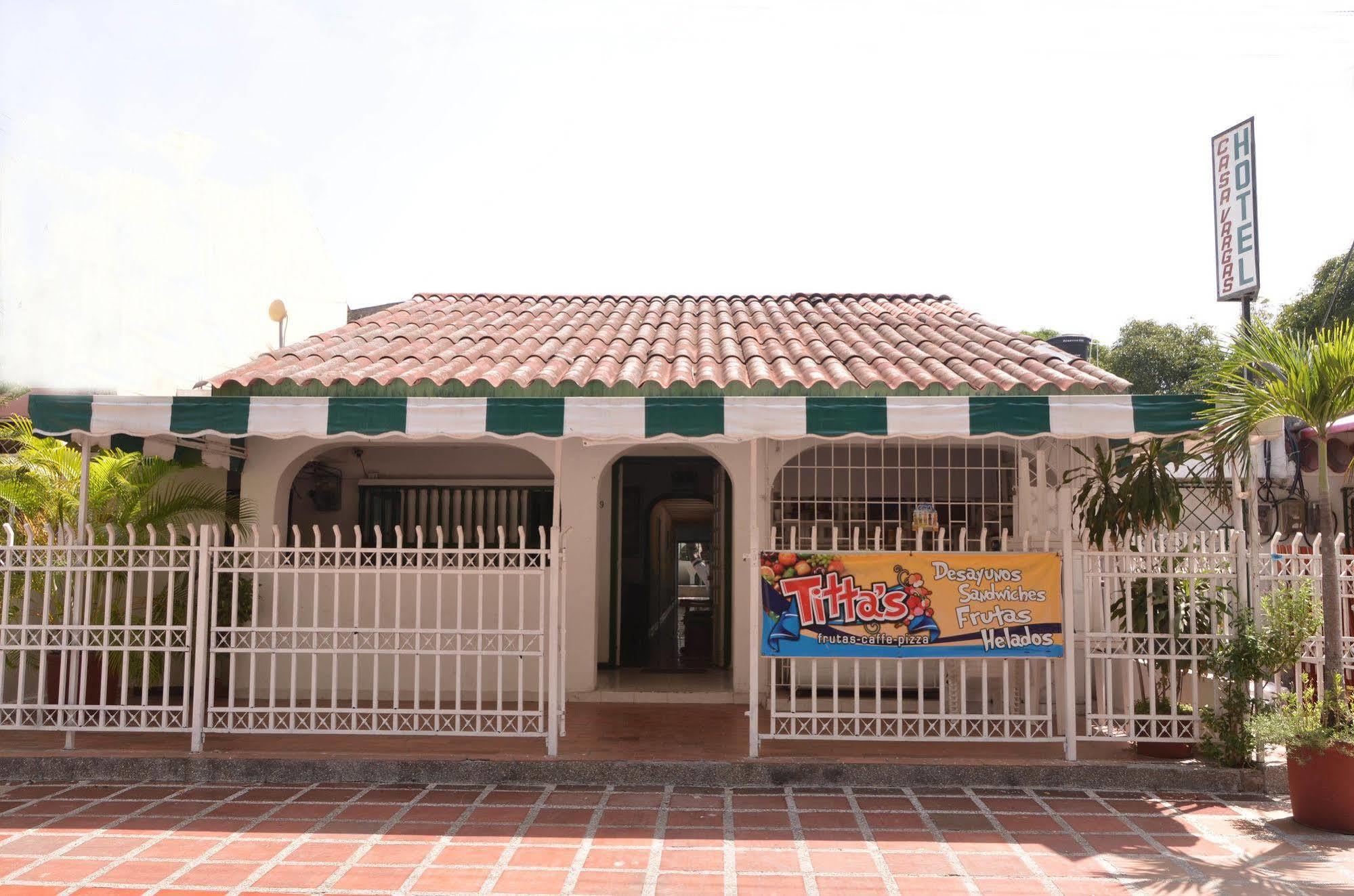 Hotel Vargas Airport Cartagena Bagian luar foto
